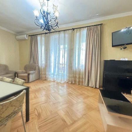 Giorgi Apartment Tbilisi ภายนอก รูปภาพ