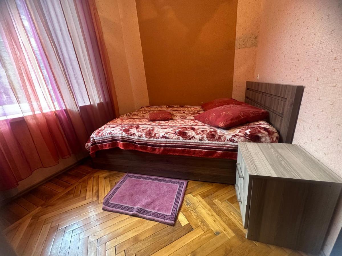 Giorgi Apartment Tbilisi ภายนอก รูปภาพ