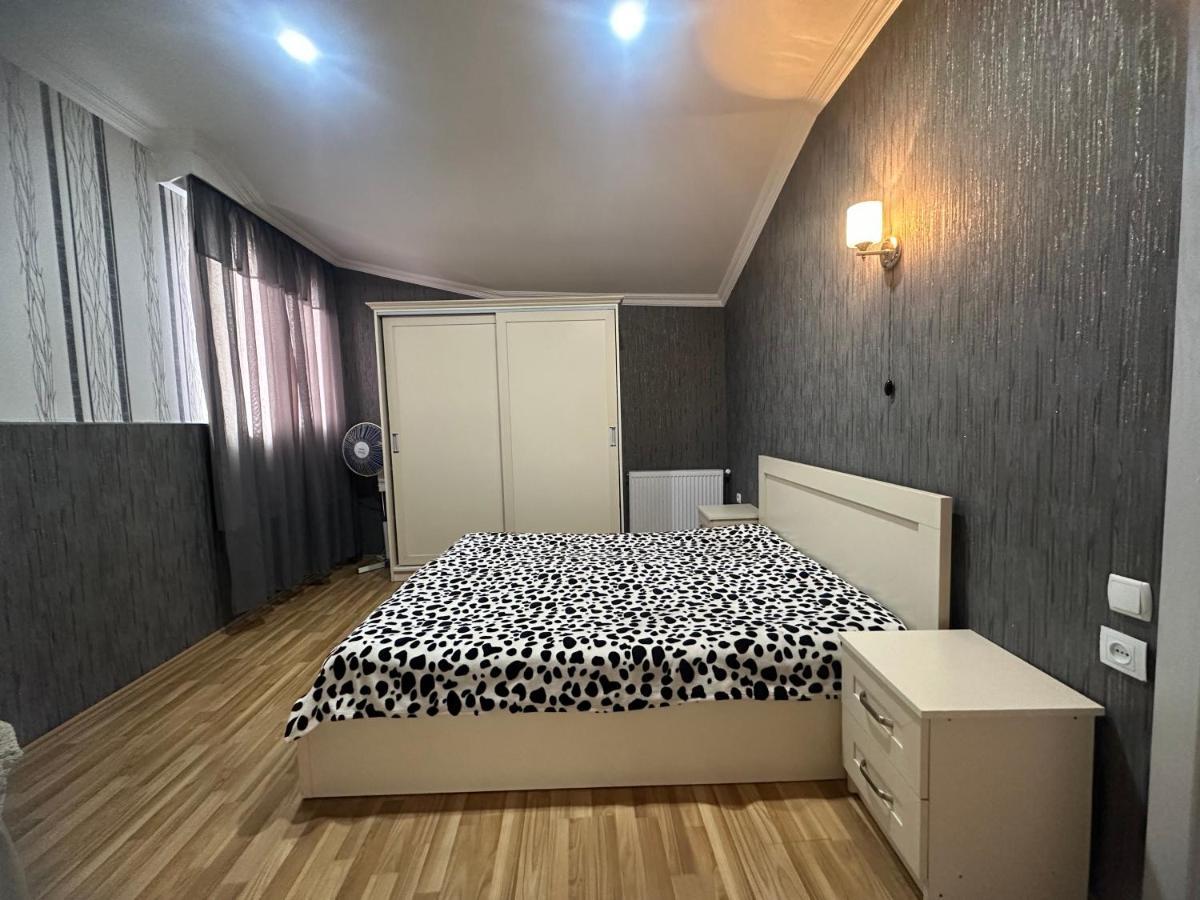 Giorgi Apartment Tbilisi ภายนอก รูปภาพ