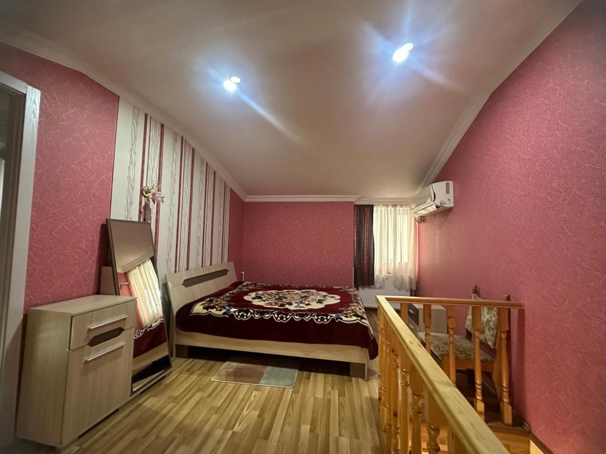 Giorgi Apartment Tbilisi ภายนอก รูปภาพ