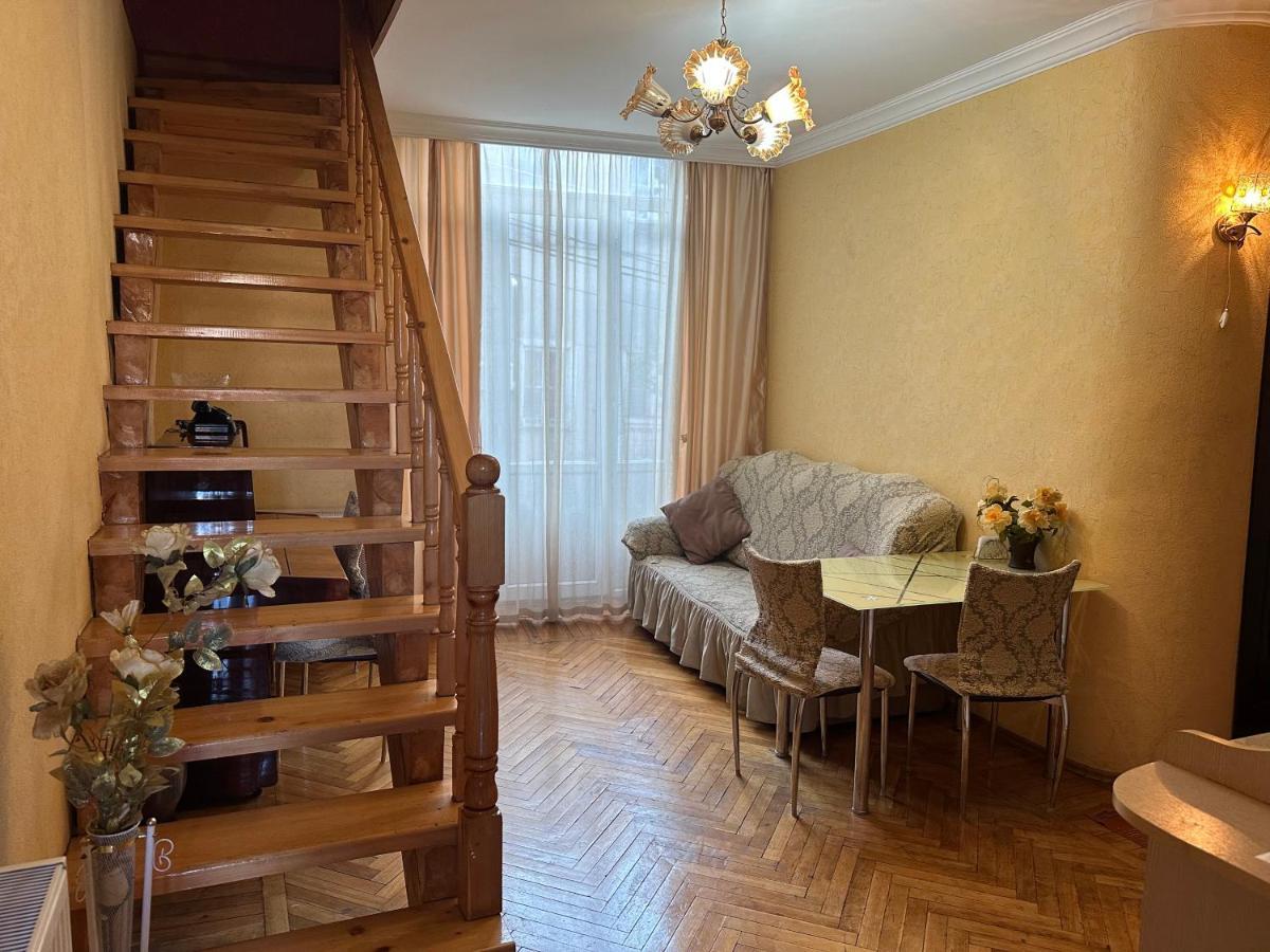 Giorgi Apartment Tbilisi ภายนอก รูปภาพ