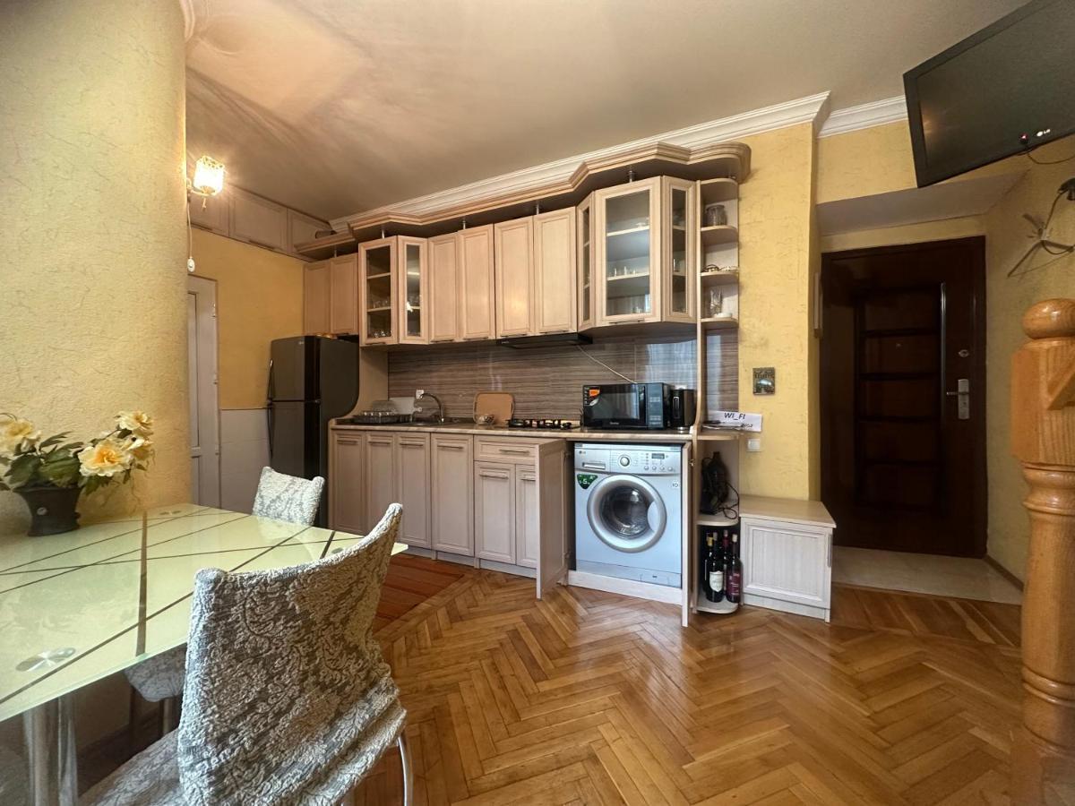 Giorgi Apartment Tbilisi ภายนอก รูปภาพ