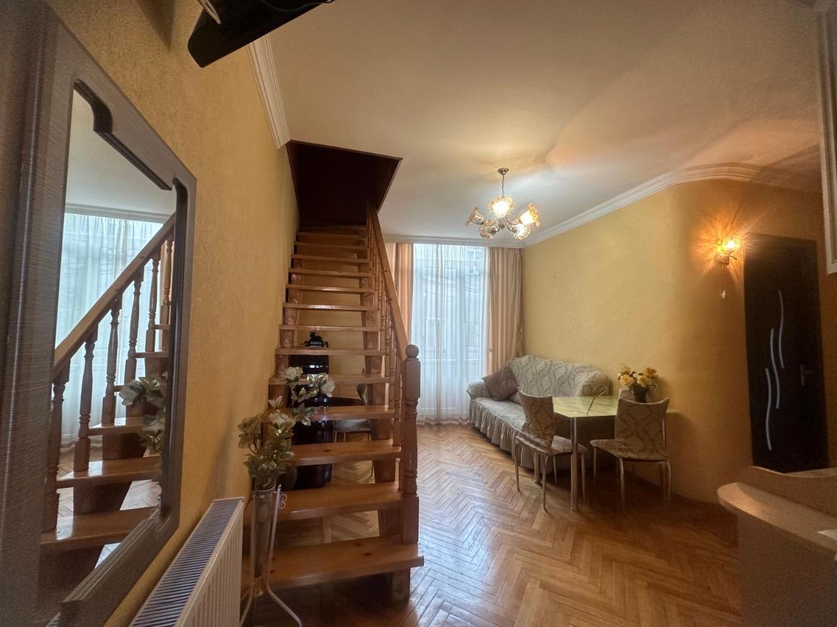 Giorgi Apartment Tbilisi ภายนอก รูปภาพ
