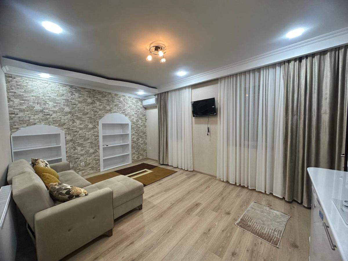 Giorgi Apartment Tbilisi ภายนอก รูปภาพ