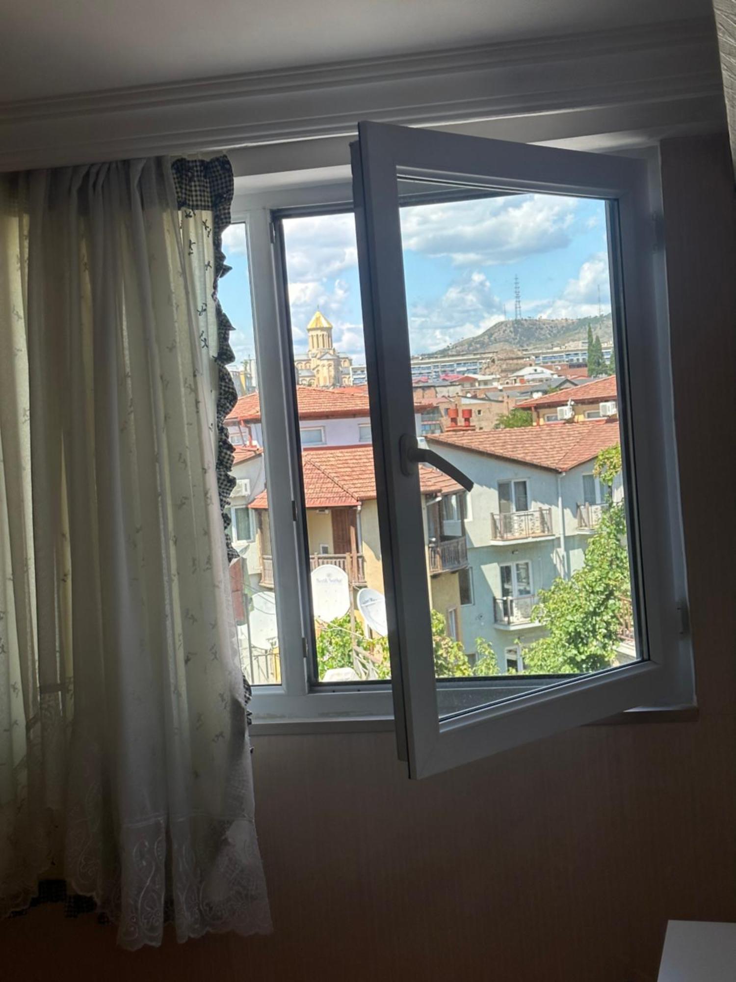 Giorgi Apartment Tbilisi ภายนอก รูปภาพ