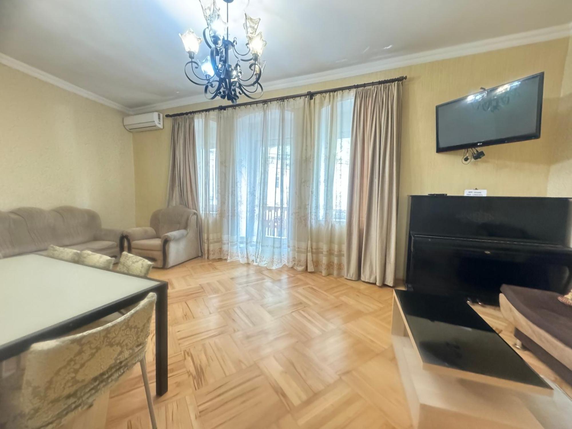 Giorgi Apartment Tbilisi ภายนอก รูปภาพ