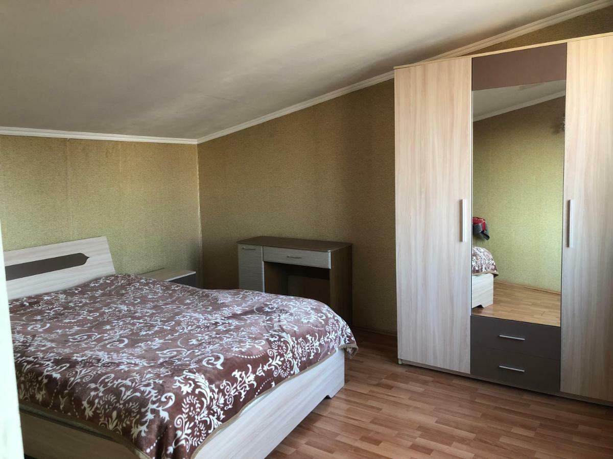 Giorgi Apartment Tbilisi ภายนอก รูปภาพ