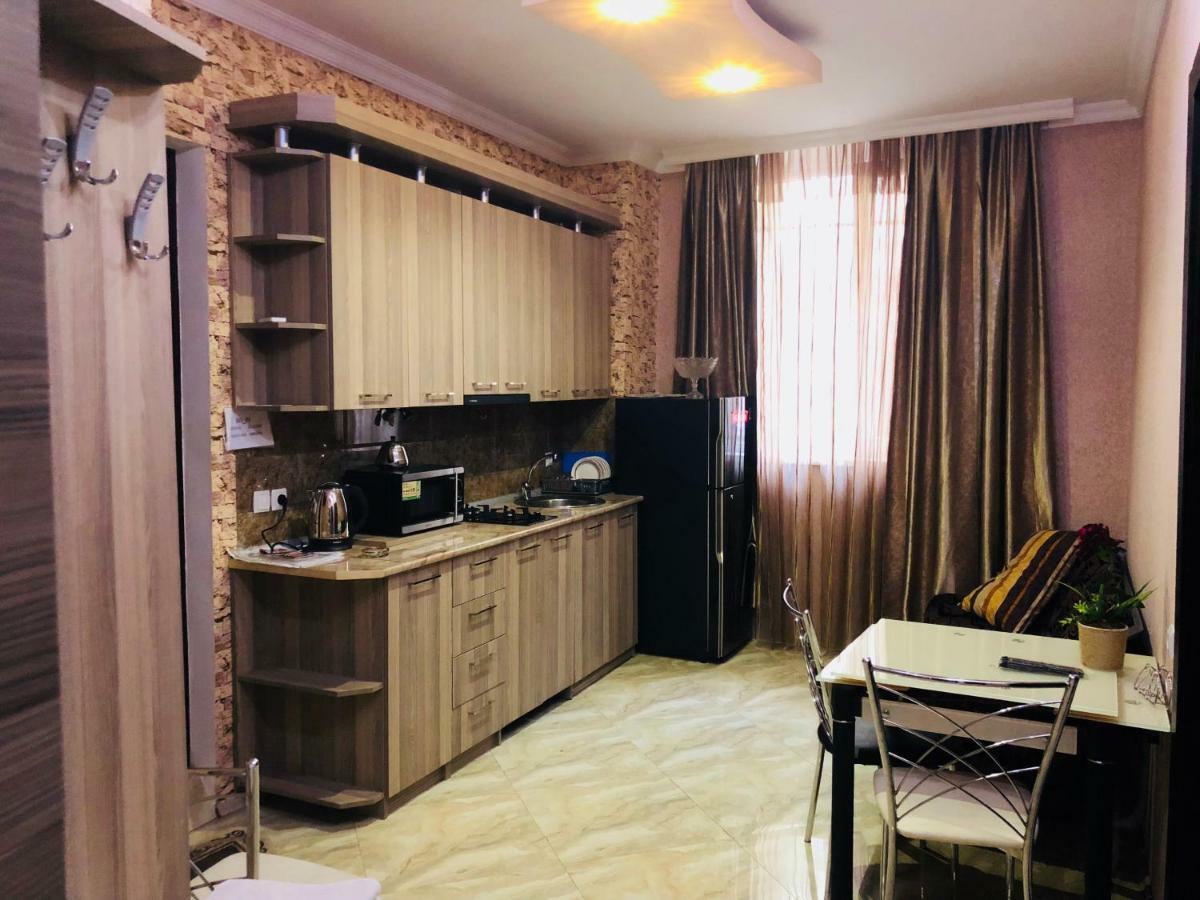 Giorgi Apartment Tbilisi ภายนอก รูปภาพ
