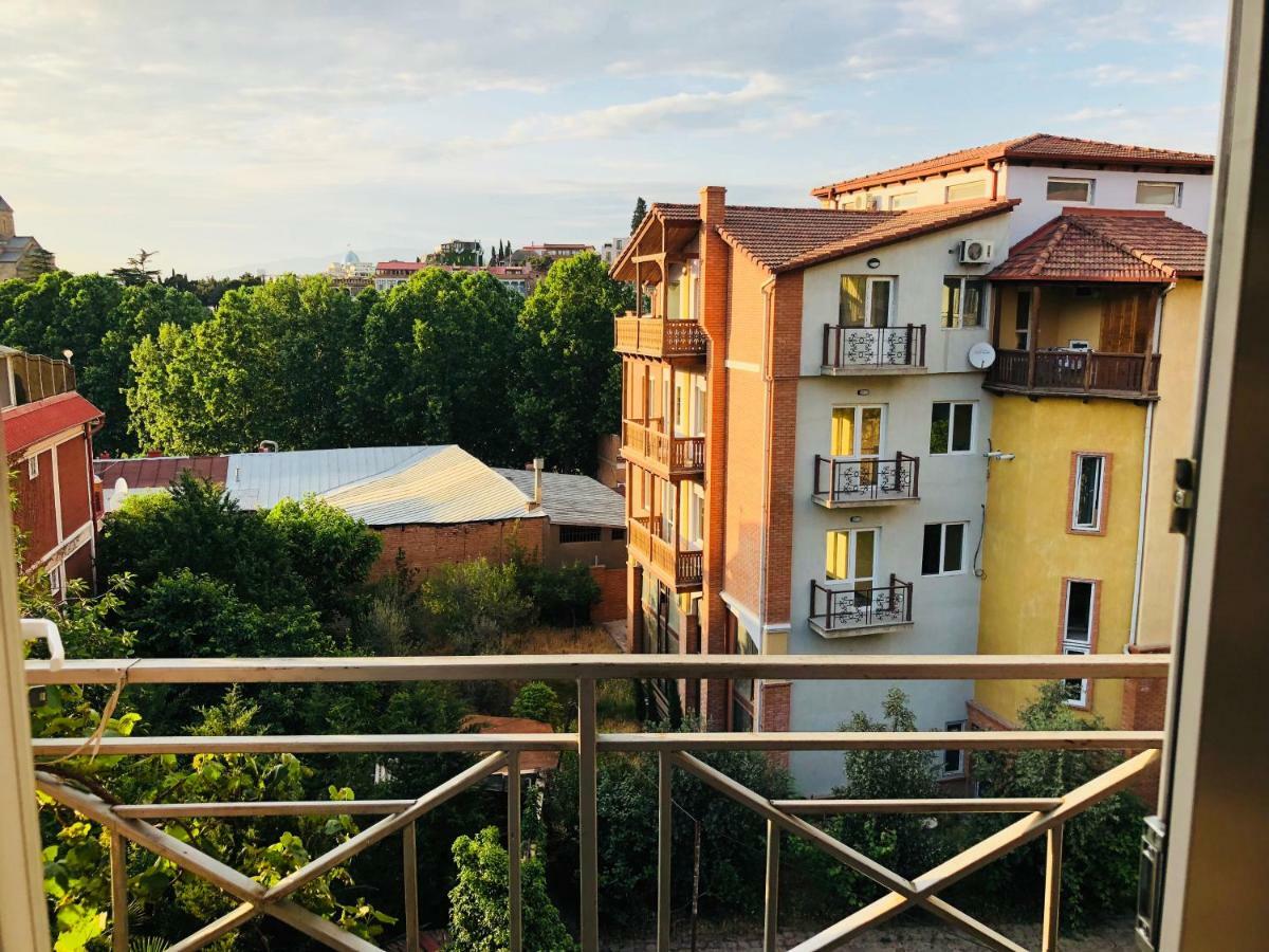 Giorgi Apartment Tbilisi ภายนอก รูปภาพ
